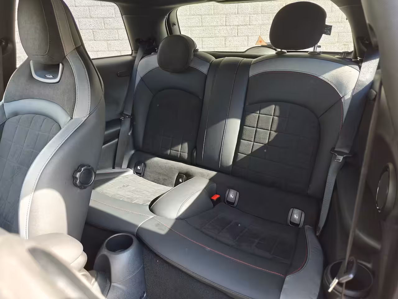 Mini 3-Deurs 1.5 John Cooper Works | Apple Carplay / Android Auto | Navigatie | Climate Control