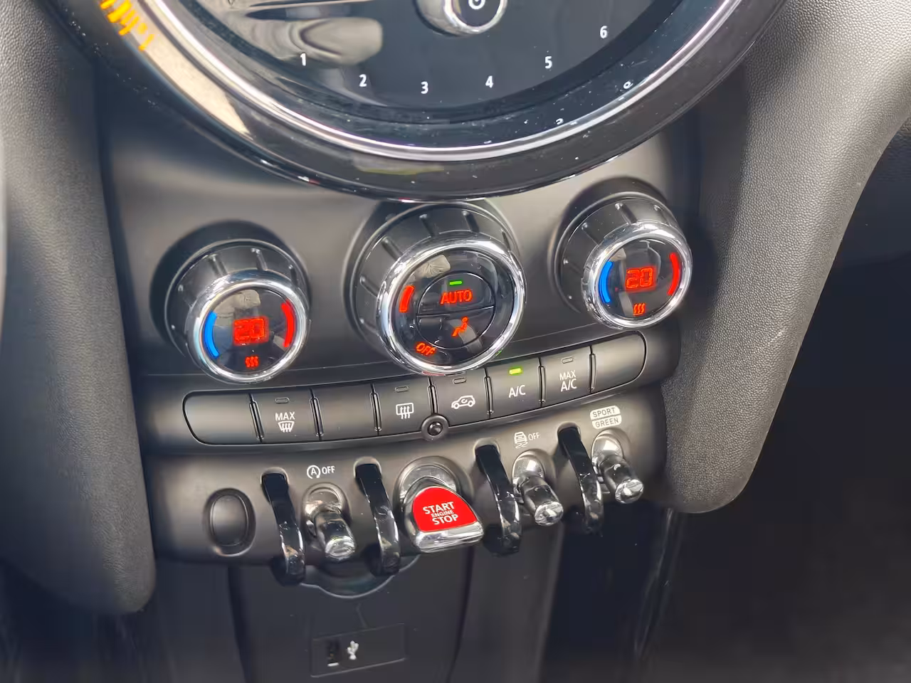 Mini 3-Deurs 1.5 John Cooper Works | Apple Carplay / Android Auto | Navigatie | Climate Control