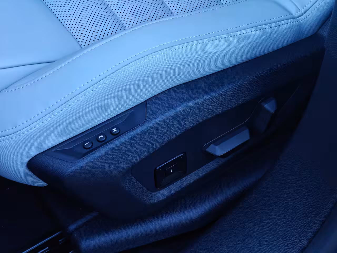Citroën C5 Aircross 1.2 Hybrid 145 Max | Trekhaak | Panoramadak | Stoel verwarmen & verkoeling | Carplay | Nav