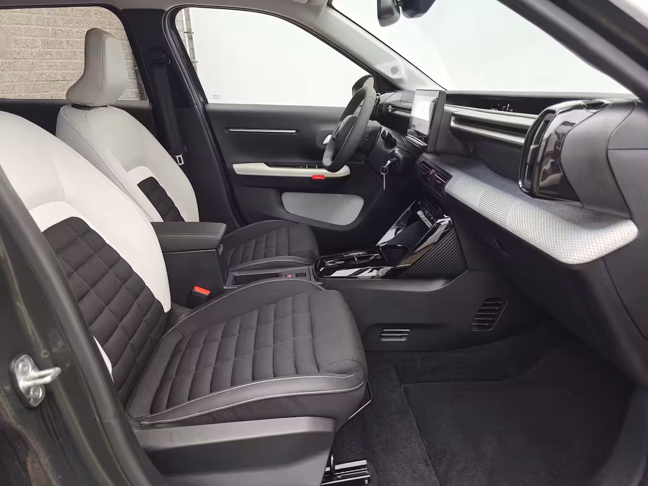 Citroën Ë-C3 Aircross Max 113pk 44 kWh | 3-Fase | Navigatie | Camera | Climate Control | Cruise Control | Achter