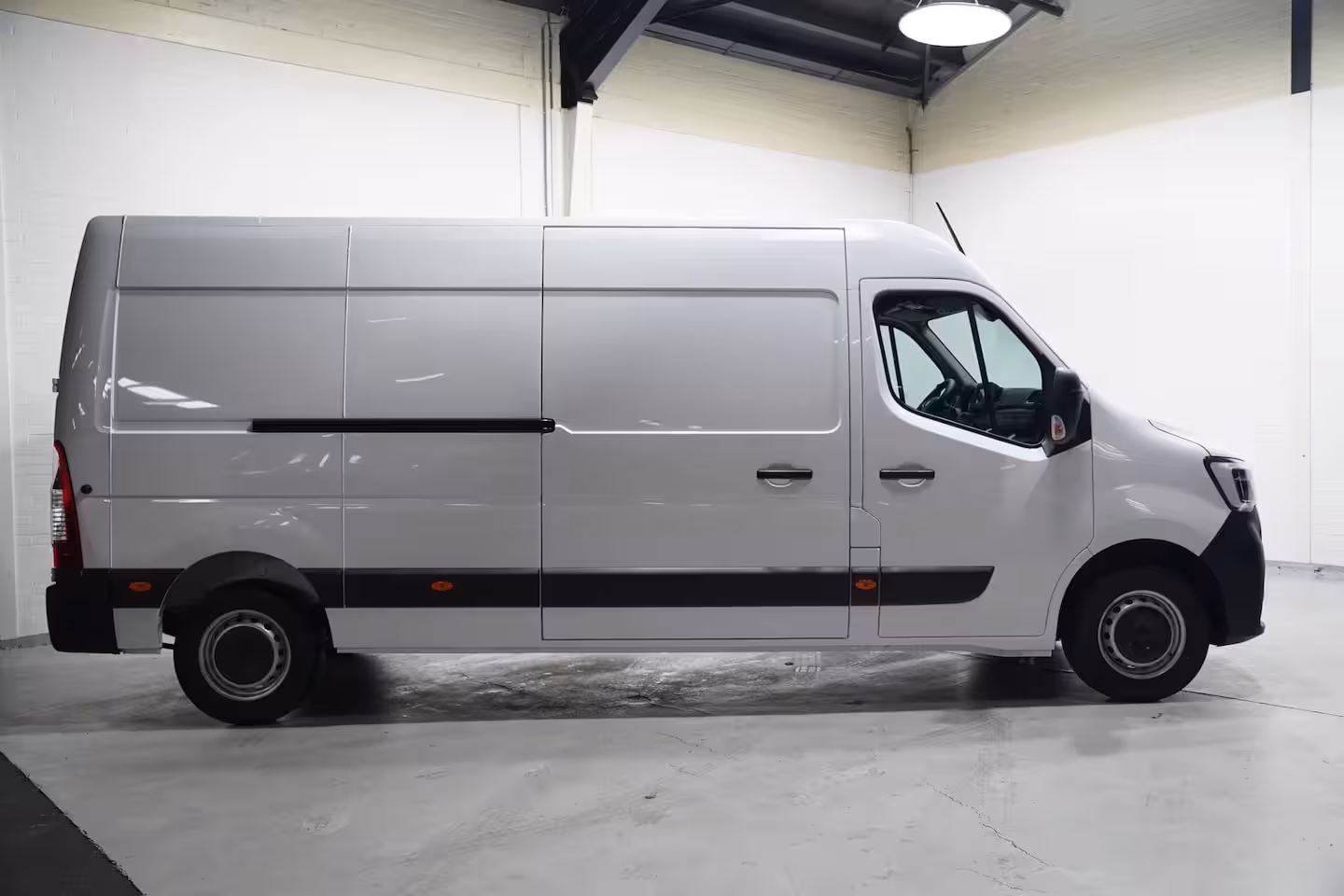 Renault Master 2.3 DCI 135 pk L3H2 Navi, Camera, Laadruimte Pakket, PDC V+A, 270 Graden Deuren, Smartphon