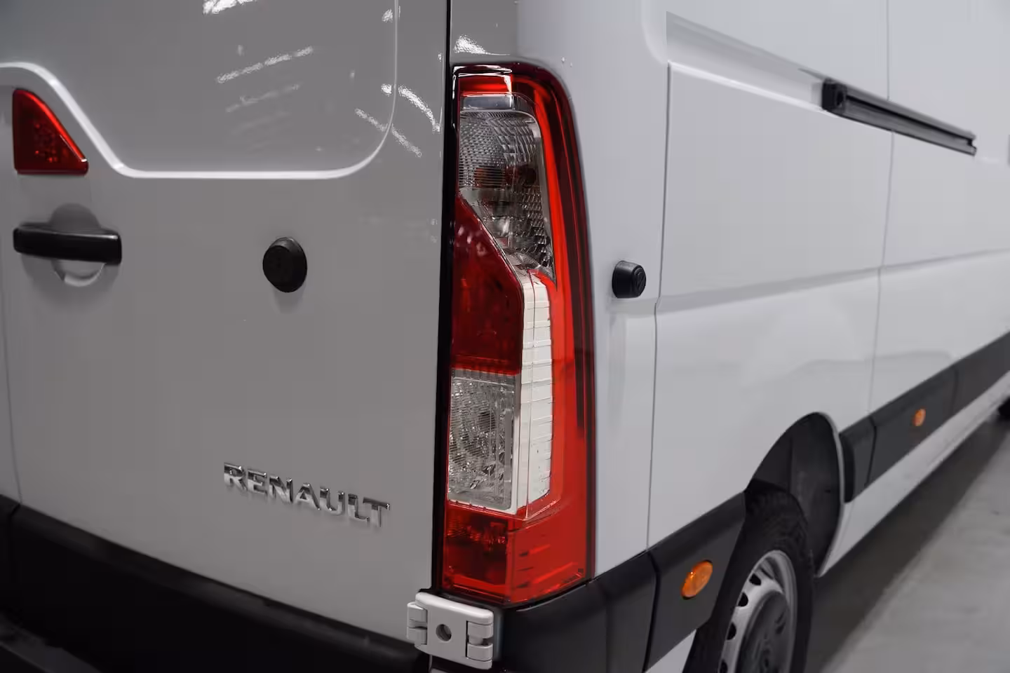 Renault Master 2.3 DCI 135 pk L3H2 Navi, Camera, Laadruimte Pakket, PDC V+A, 270 Graden Deuren, Smartphon