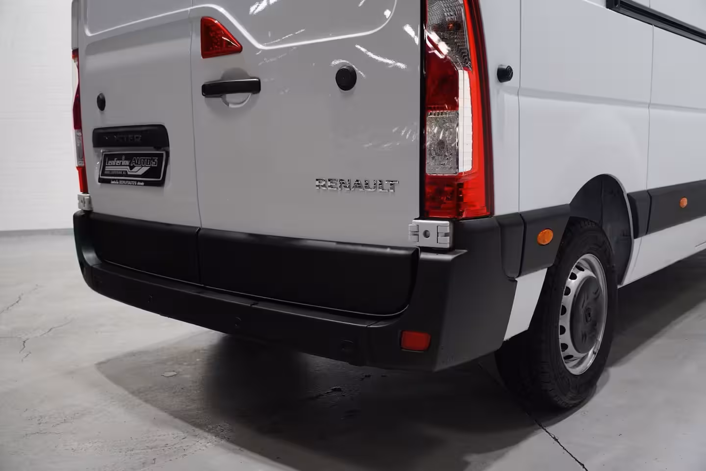 Renault Master 2.3 DCI 135 pk L3H2 Navi, Camera, Laadruimte Pakket, PDC V+A, 270 Graden Deuren, Smartphon
