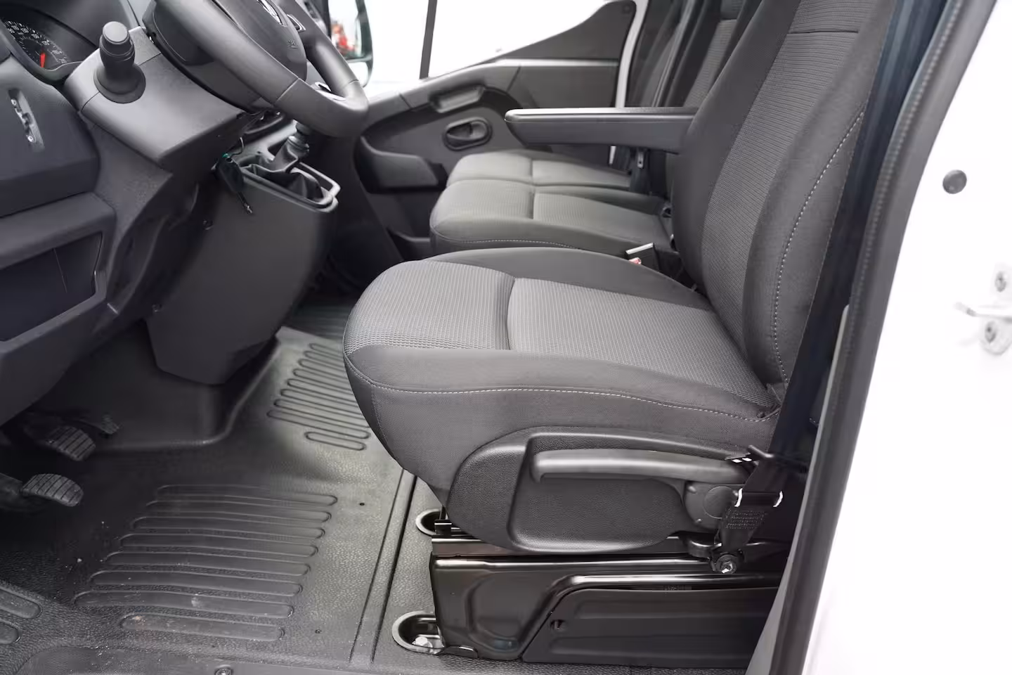Renault Master 2.3 DCI 135 pk L3H2 Navi, Camera, Laadruimte Pakket, PDC V+A, 270 Graden Deuren, Smartphon
