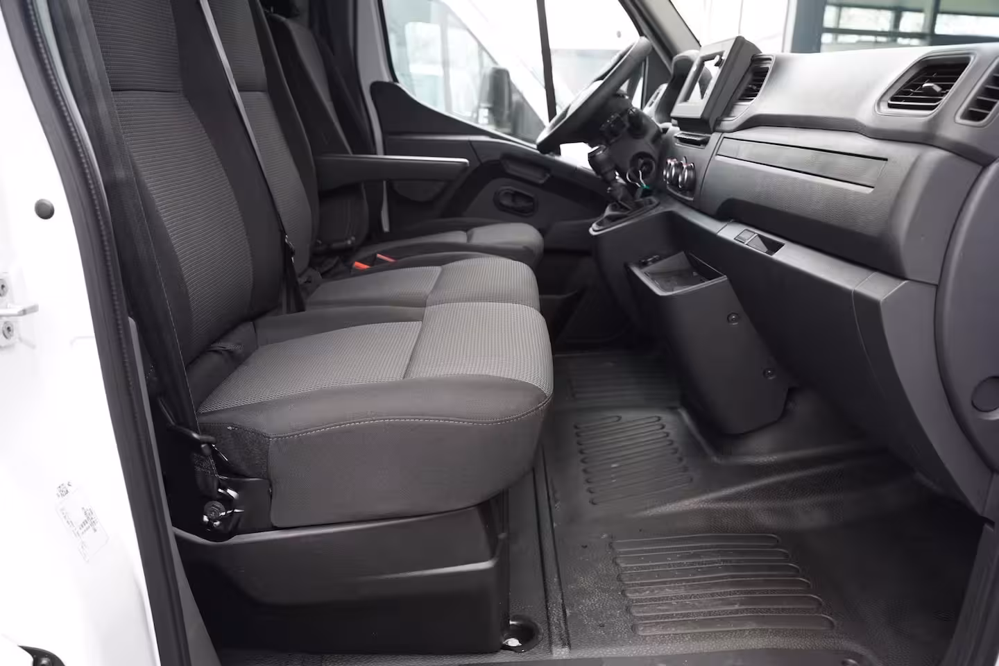 Renault Master 2.3 DCI 135 pk L3H2 Navi, Camera, Laadruimte Pakket, PDC V+A, 270 Graden Deuren, Smartphon