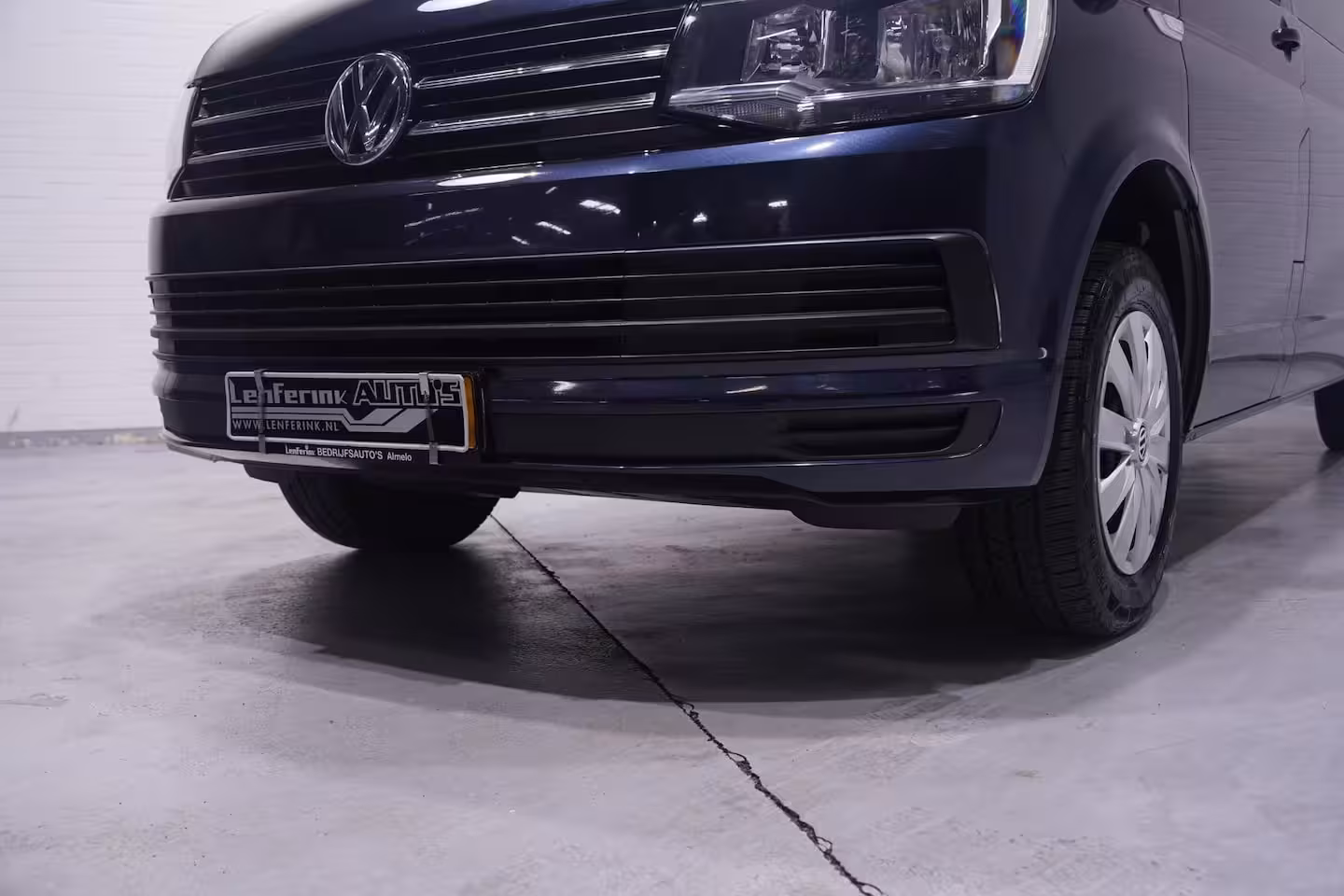 Volkswagen Transporter 2.0 TDI 150 pk Dubbel Cabine Airco, Leder Zwart Cruise control, Trekhaak, 5-Zits