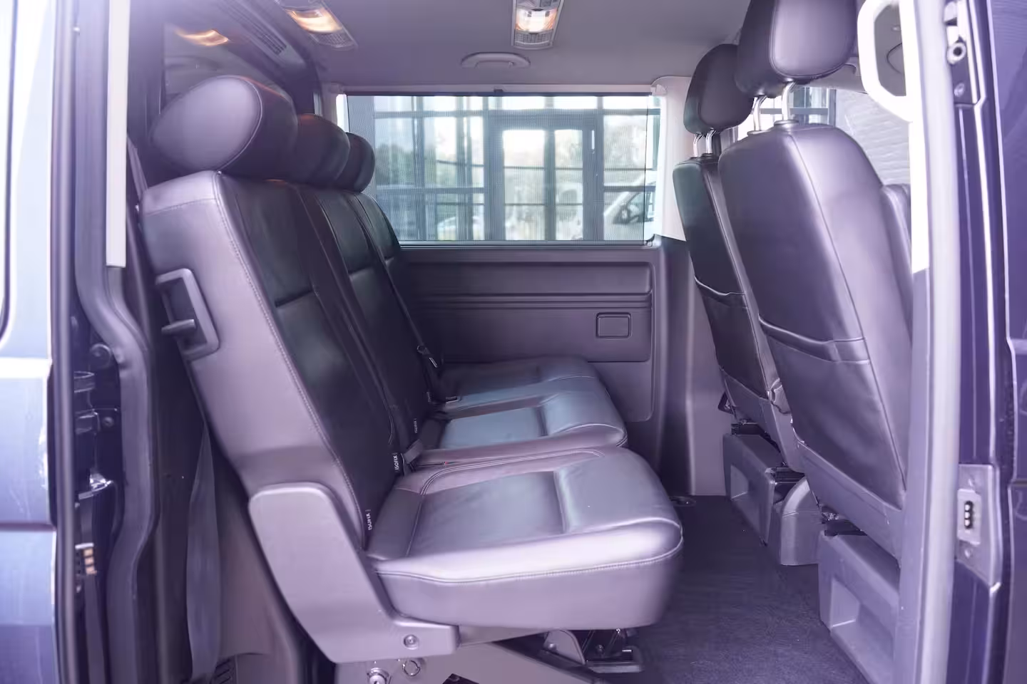 Volkswagen Transporter 2.0 TDI 150 pk Dubbel Cabine Airco, Leder Zwart Cruise control, Trekhaak, 5-Zits