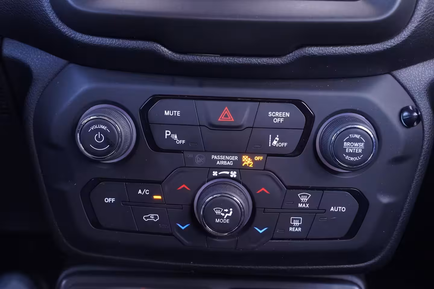 Jeep Renegade 1.3T DDCT Limited automaat climatronic 16"-lmv stuurbediening trekhaak PDC achter cruise-c
