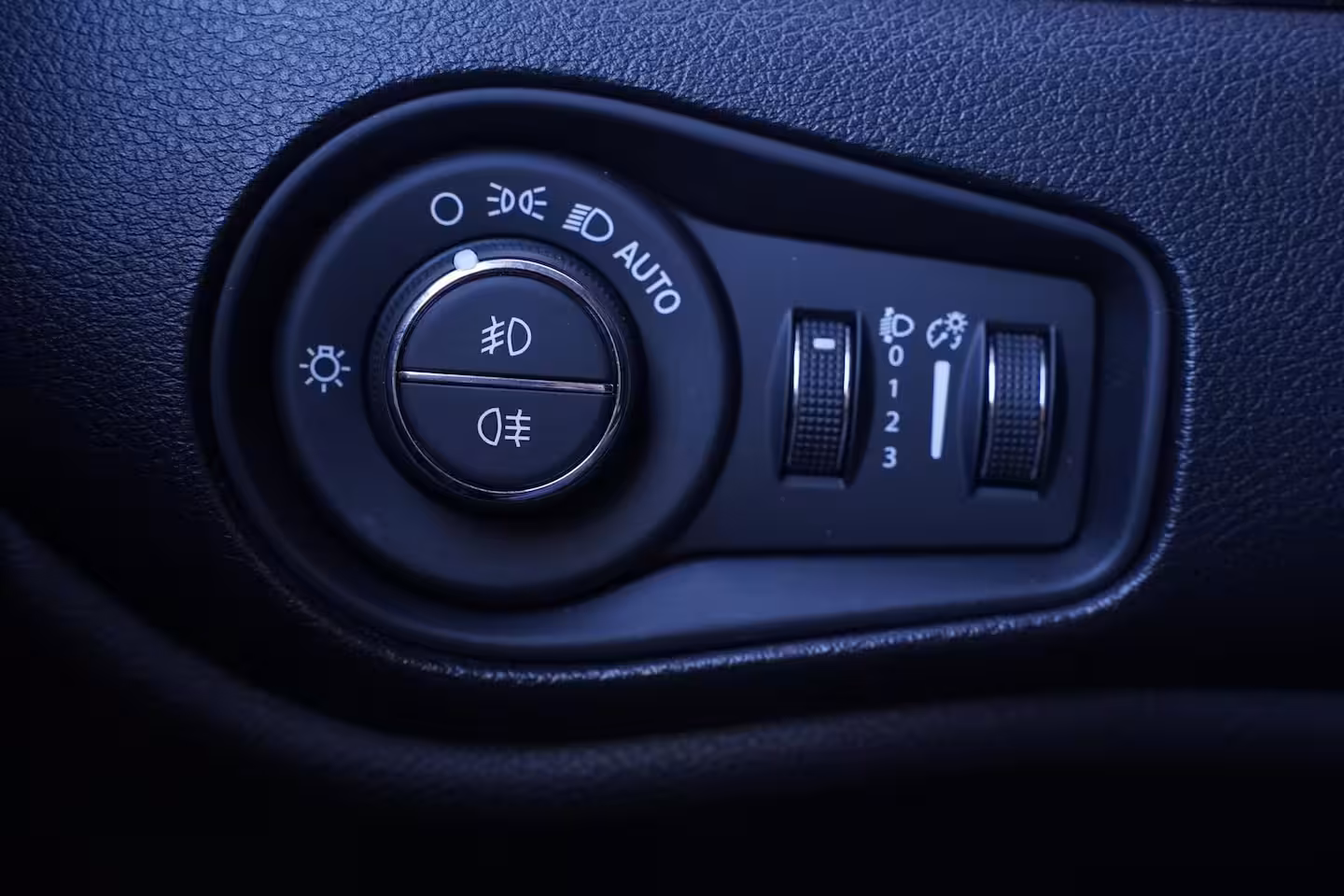 Jeep Renegade 1.3T DDCT Limited automaat climatronic 16"-lmv stuurbediening trekhaak PDC achter cruise-c