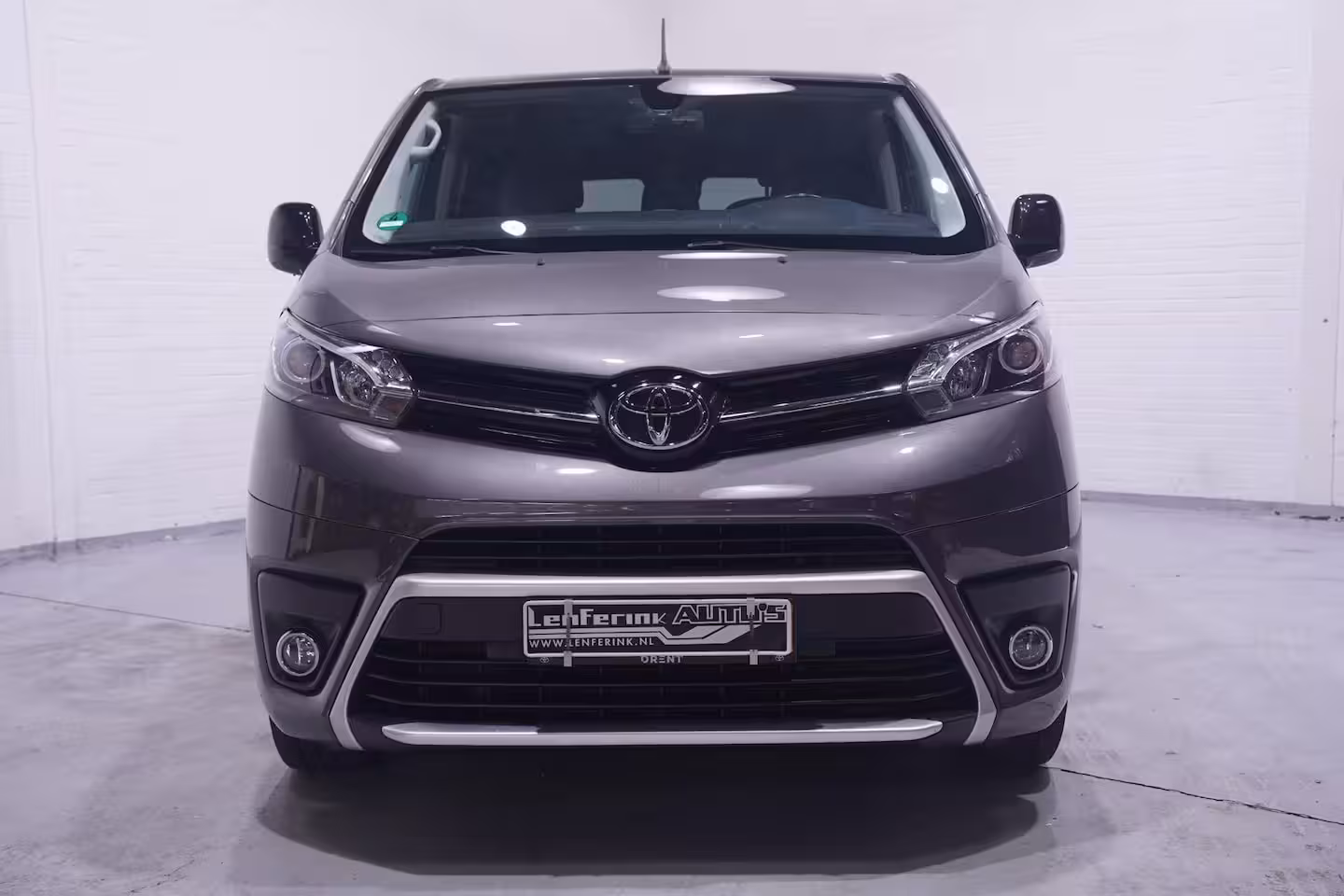 Toyota ProAce Worker 2.0 D-4D 145 pk Aut. Black Line Dubbel Cabine Navi, Camera, Xenon, 17" LMV, Laadruimte Pak