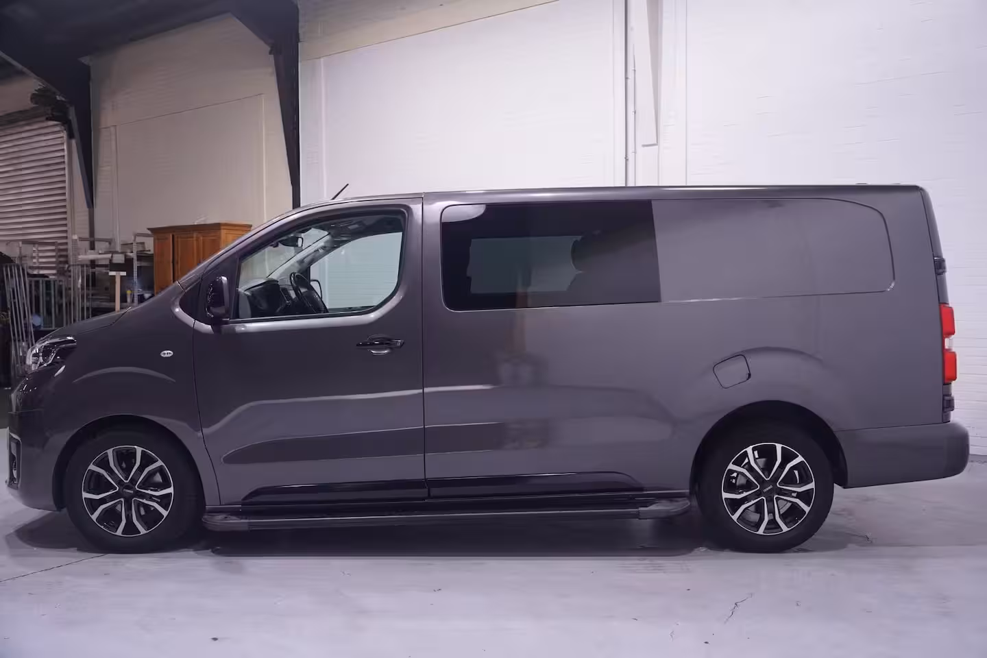 Toyota ProAce Worker 2.0 D-4D 145 pk Aut. Black Line Dubbel Cabine Navi, Camera, Xenon, 17" LMV, Laadruimte Pak