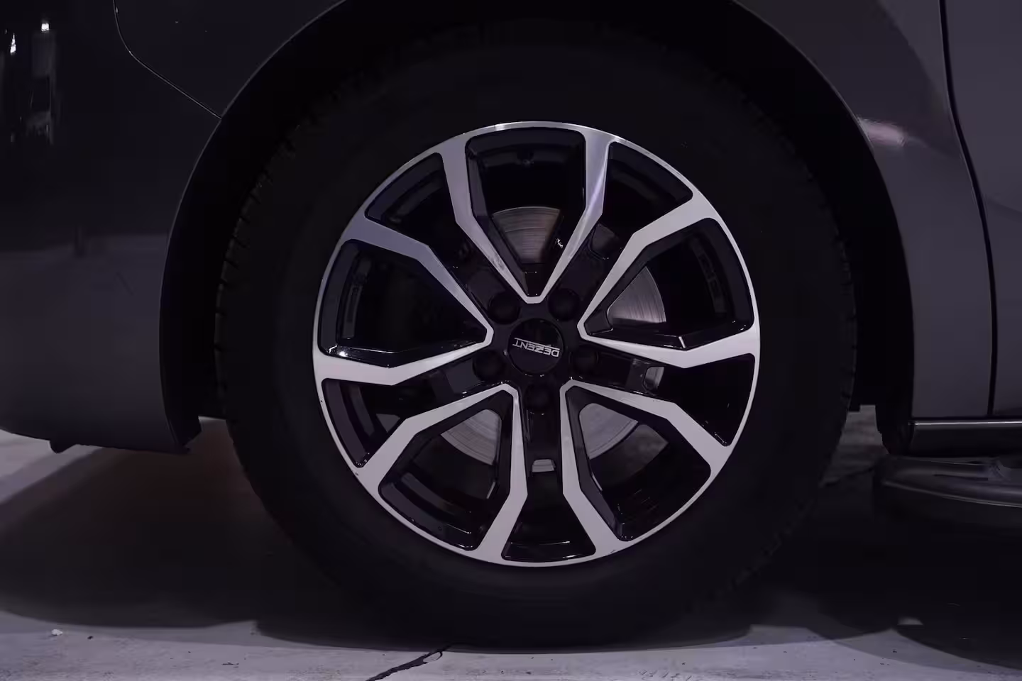 Toyota ProAce Worker 2.0 D-4D 145 pk Aut. Black Line Dubbel Cabine Navi, Camera, Xenon, 17" LMV, Laadruimte Pak