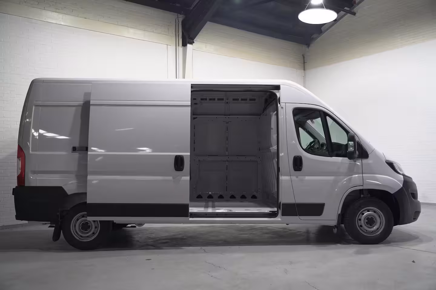 Fiat Ducato 2.2 MultiJet 140 pk L3H2 13m3 BPM vrij Airco, Cruise Control, Multistuur, PDC achter, 3-Zi