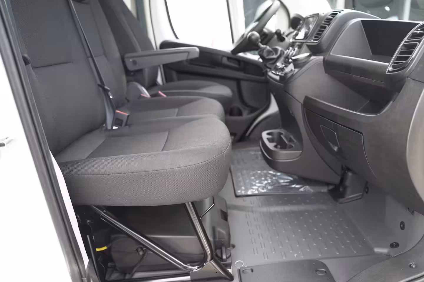 Fiat Ducato 2.2 MultiJet 140 pk L3H2 13m3 BPM vrij Airco, Cruise Control, Multistuur, PDC achter, 3-Zi