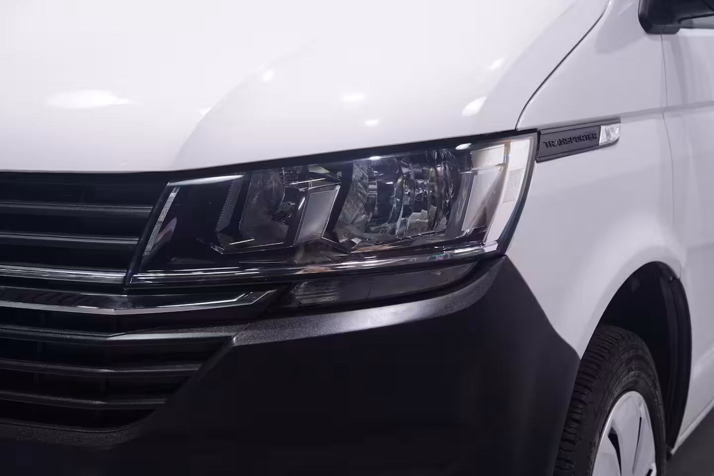 Volkswagen Transporter 2.0 TDI 110 pk L1H1 Airco, Camera Apple Carplay, Laadruimte Pakket, PDC V+A, 3-Zits