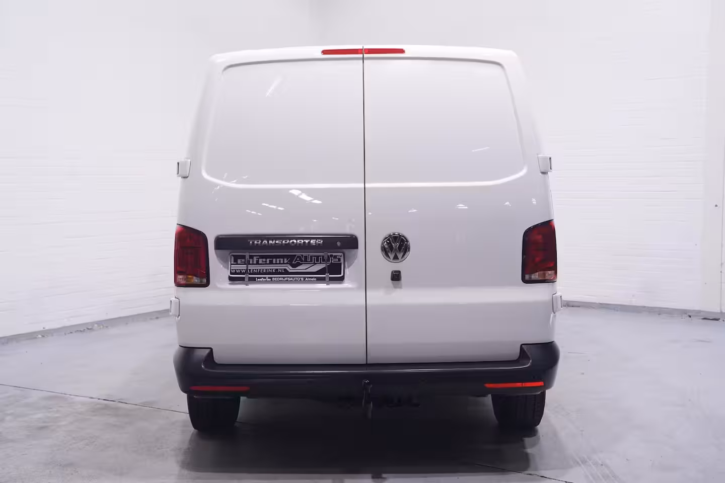 Volkswagen Transporter 2.0 TDI 110 pk L1H1 Airco, Camera Apple Carplay, Laadruimte Pakket, PDC V+A, 3-Zits