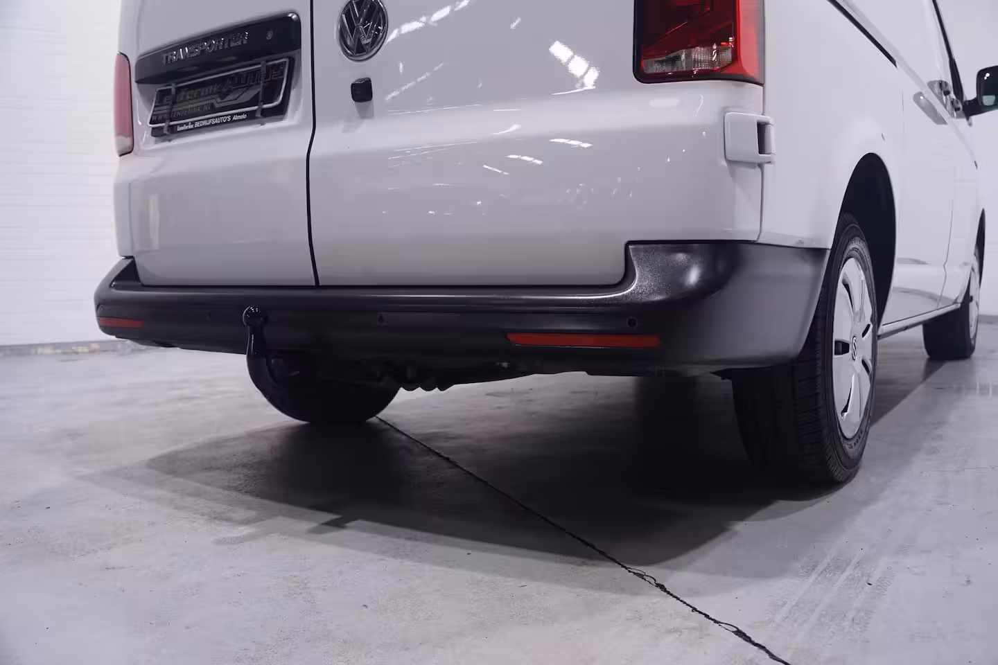 Volkswagen Transporter 2.0 TDI 110 pk L1H1 Airco, Camera Apple Carplay, Laadruimte Pakket, PDC V+A, 3-Zits