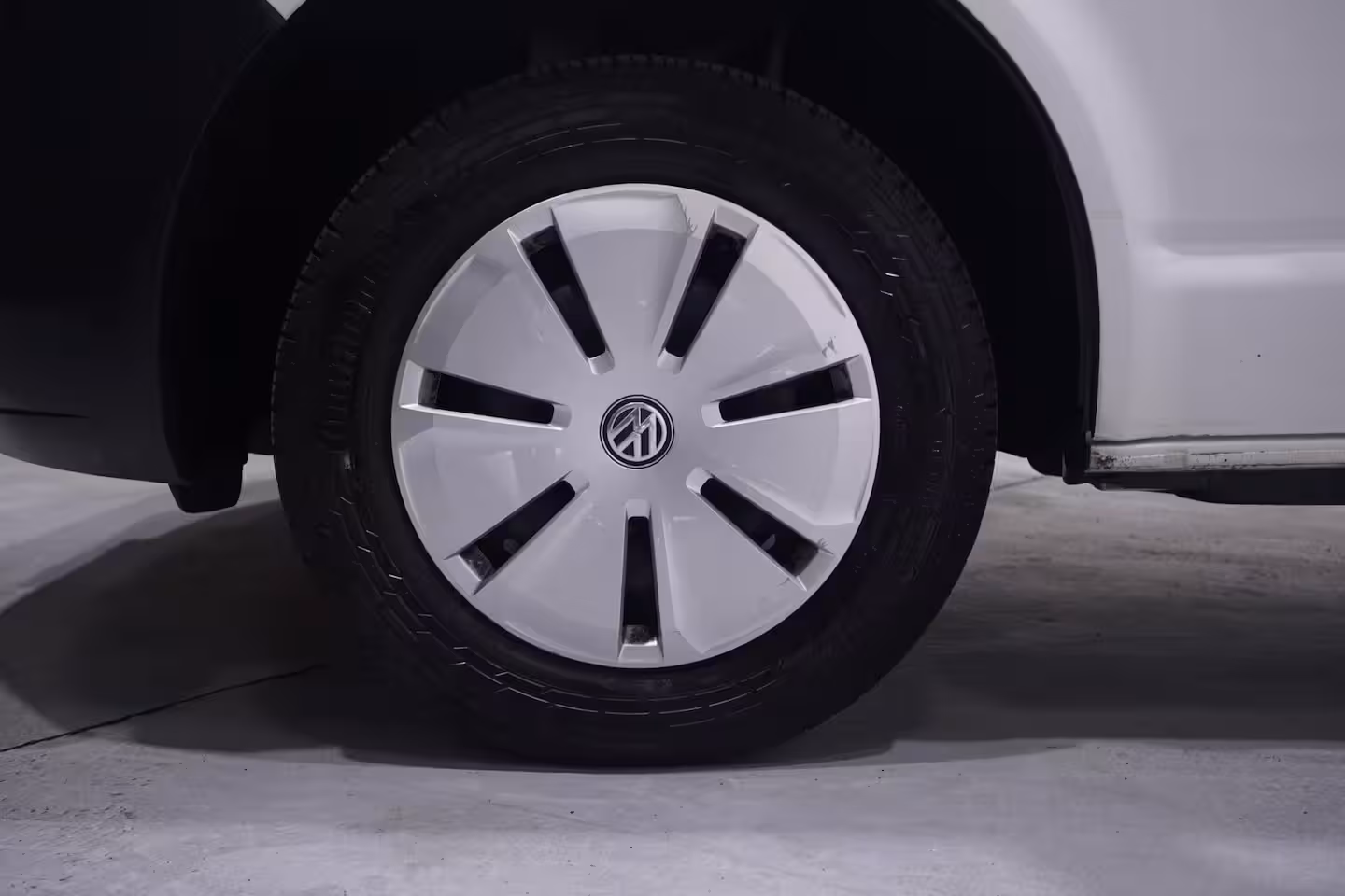 Volkswagen Transporter 2.0 TDI 110 pk L1H1 Airco, Camera Apple Carplay, Laadruimte Pakket, PDC V+A, 3-Zits