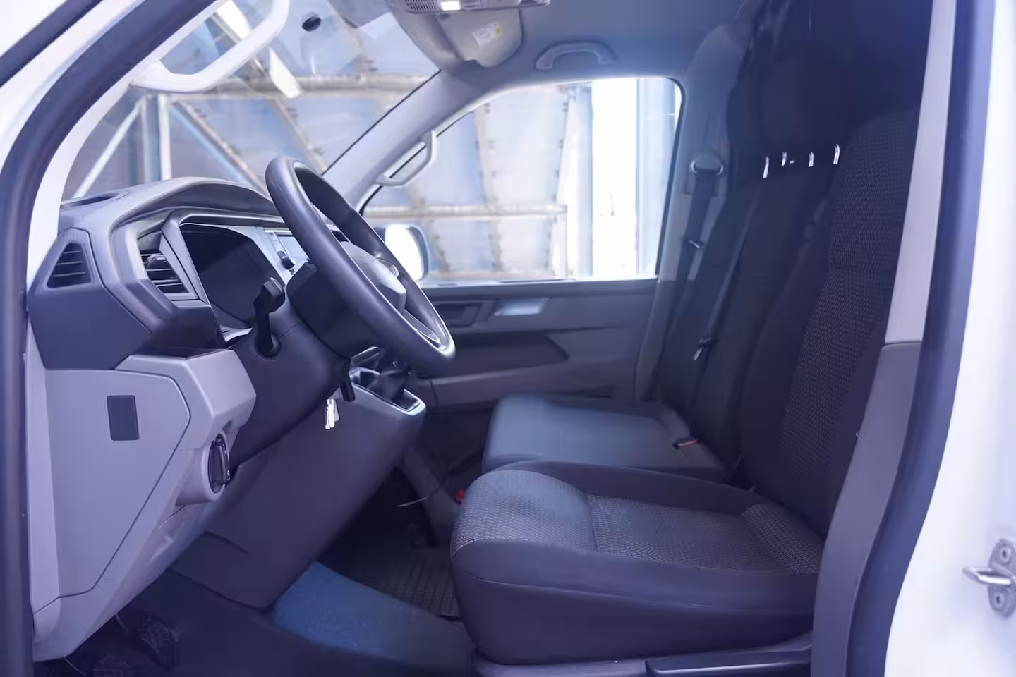 Volkswagen Transporter 2.0 TDI 110 pk L1H1 Airco, Camera Apple Carplay, Laadruimte Pakket, PDC V+A, 3-Zits