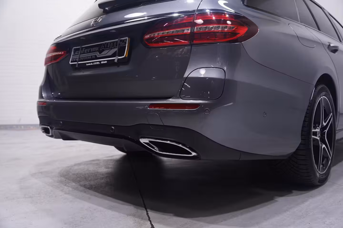 Mercedes-Benz E-klasse Estate 300 e AMG Line SOH 97% 1e Eig. NAP Panodak DAB-ontvangst sfeerverlichting Apple-carplay PD