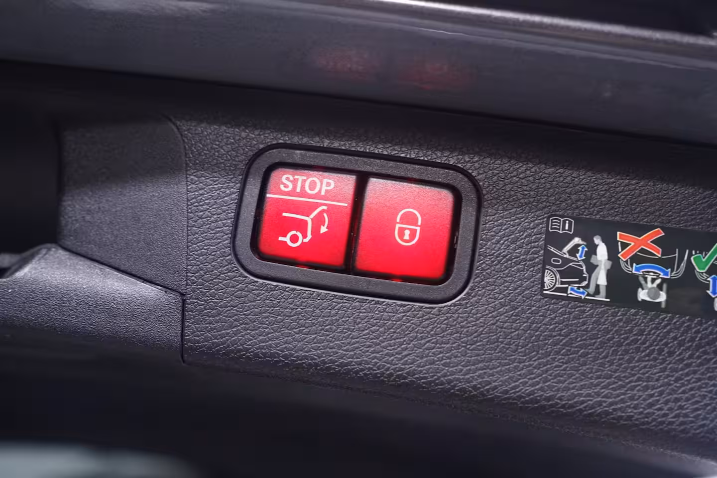 Mercedes-Benz E-klasse Estate 300 e AMG Line SOH 97% 1e Eig. NAP Panodak DAB-ontvangst sfeerverlichting Apple-carplay PD