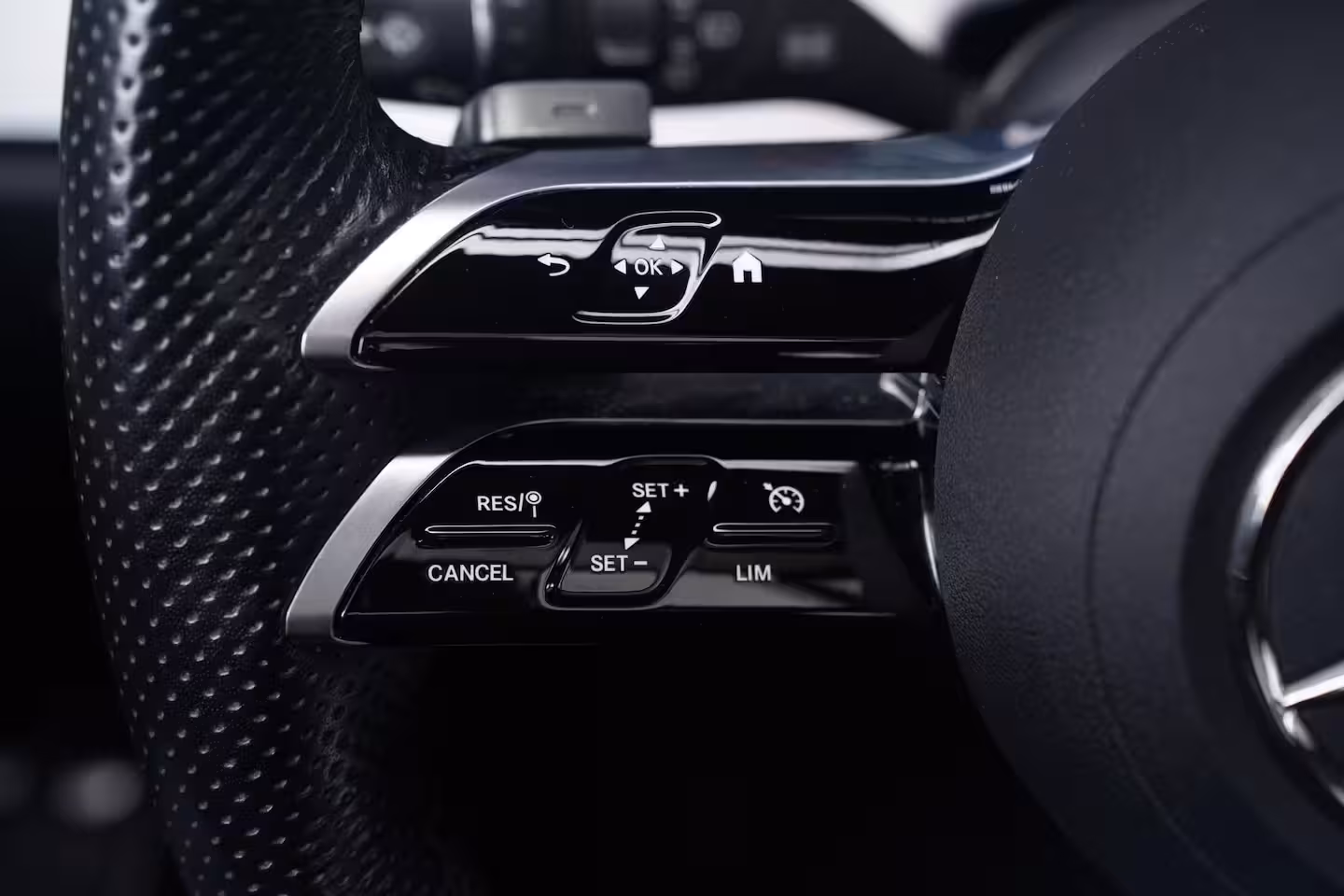 Mercedes-Benz E-klasse Estate 300 e AMG Line SOH 97% 1e Eig. NAP Panodak DAB-ontvangst sfeerverlichting Apple-carplay PD