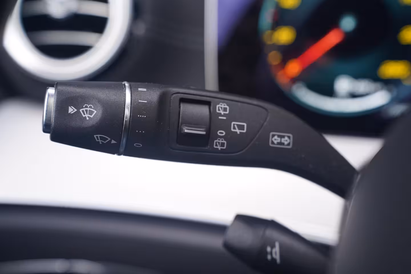 Mercedes-Benz E-klasse Estate 300 e AMG Line SOH 97% 1e Eig. NAP Panodak DAB-ontvangst sfeerverlichting Apple-carplay PD