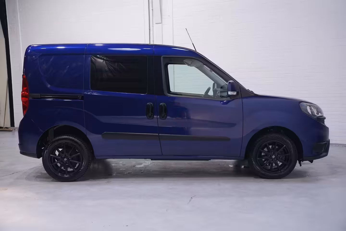 Fiat Doblò Cargo 1.3 MJ 95 pk L1H1 SX Airco, Navi, 17" LMV Cruise Control, Elek. Pakket, NAP, PDC achter, 1