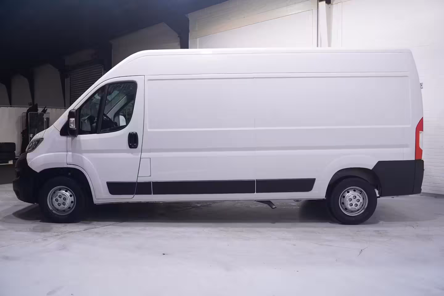 Opel Movano 2.2D 140 pk L3H2 Airco ECC, Navi, Camera Laadruimte Pakket, PDC achter, 3-Zits