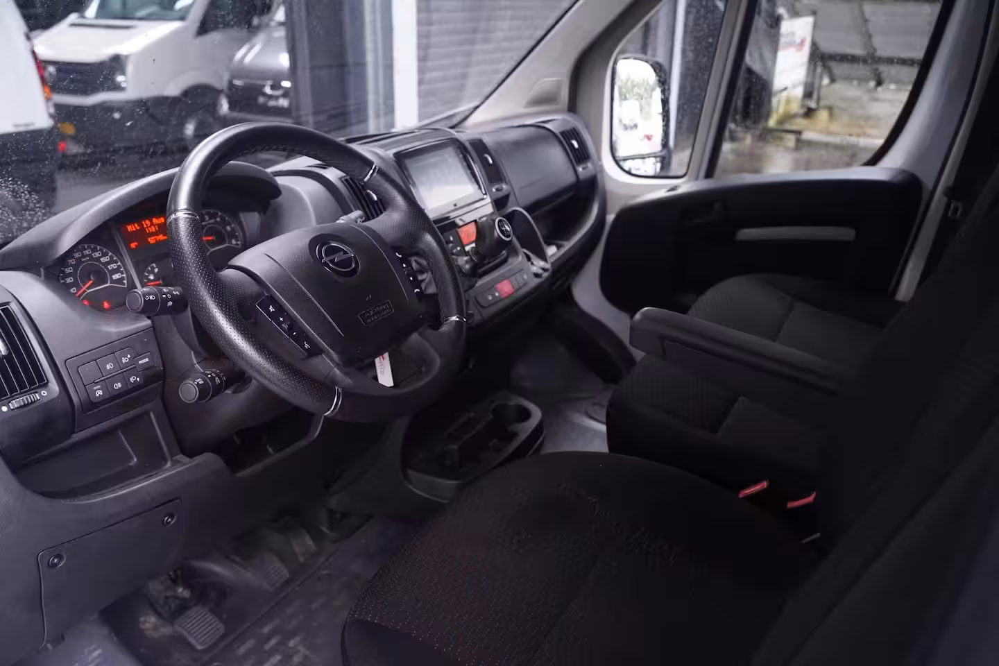 Opel Movano 2.2D 140 pk L3H2 Airco ECC, Navi, Camera Laadruimte Pakket, PDC achter, 3-Zits