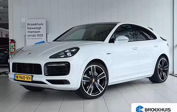 Porsche Cayenne Coupé 3.0 E-Hybrid | Sportdesign | Sportchrono | Adapt. Cruise | Softclose | 4-Wielsturing | Tre