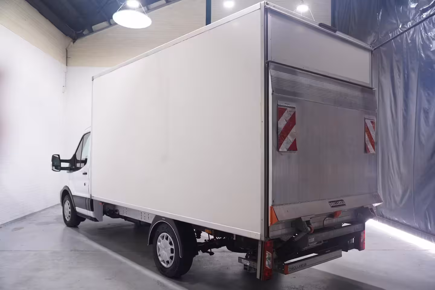 Ford Transit 2.0 TDCi 160 pk Bakwagen met Laadklep Airco Cruise Control, LxBxH 420x200x210 cm, 3-Zits