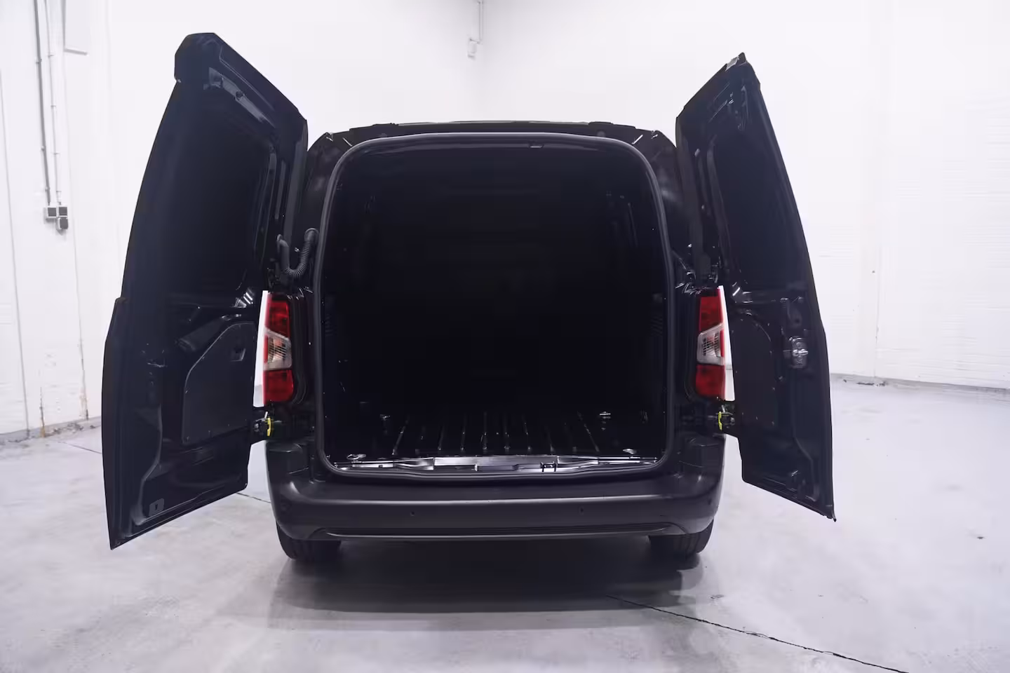Peugeot Partner 1.5 BlueHDi 102 pk L1 Nwe Model Airco, Apple Carplay, Camera achter, NAP, PDC achter, 2-Zi