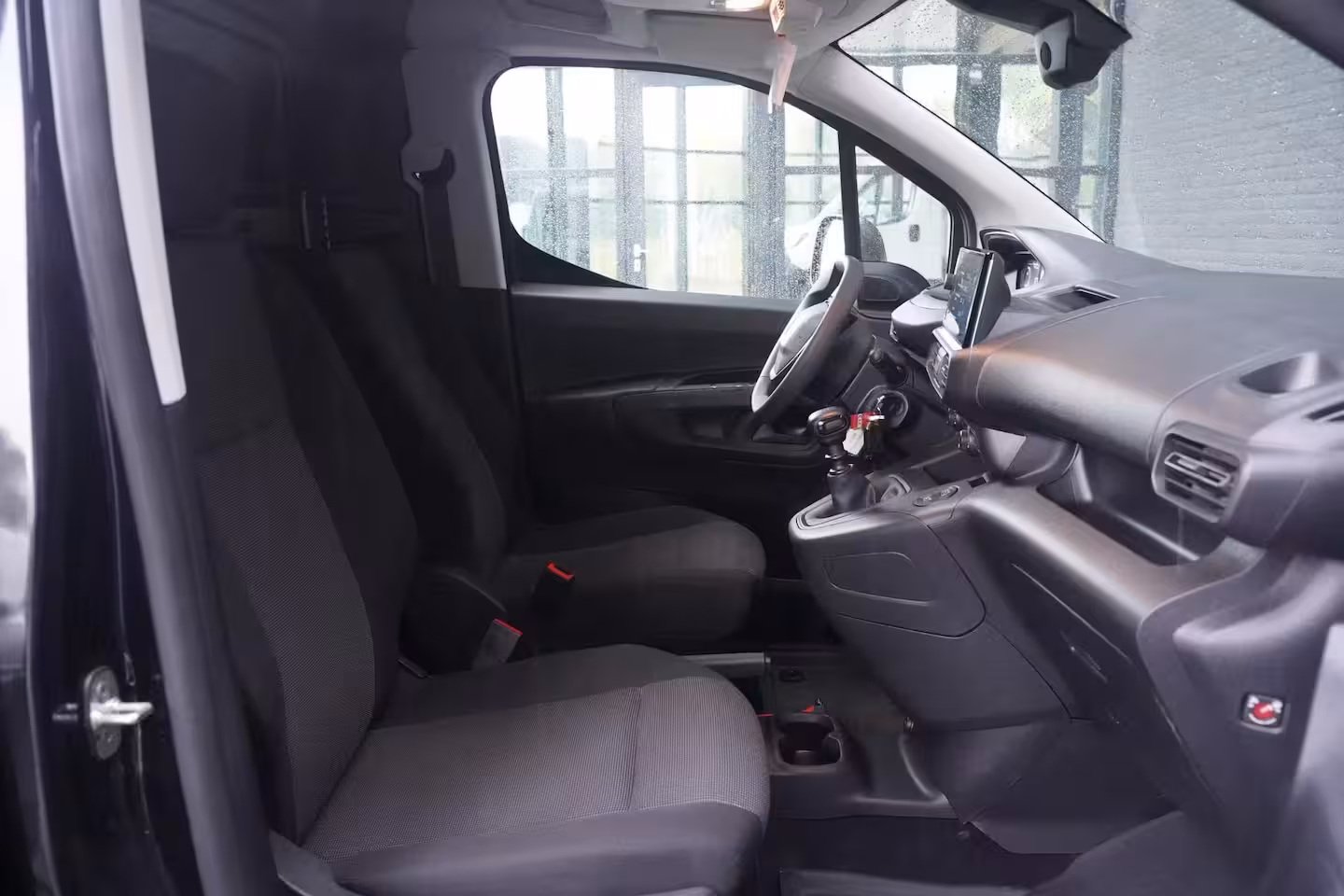 Peugeot Partner 1.5 BlueHDi 102 pk L1 Nwe Model Airco, Apple Carplay, Camera achter, NAP, PDC achter, 2-Zi
