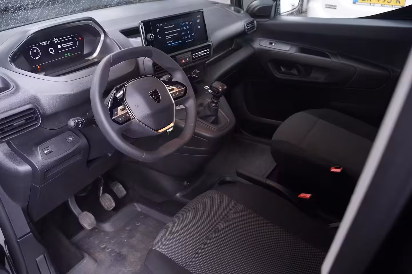 Peugeot Partner 1.5 BlueHDi 102 pk L1 Nwe Model Airco, Apple Carplay, Camera achter, NAP, PDC achter, 2-Zi
