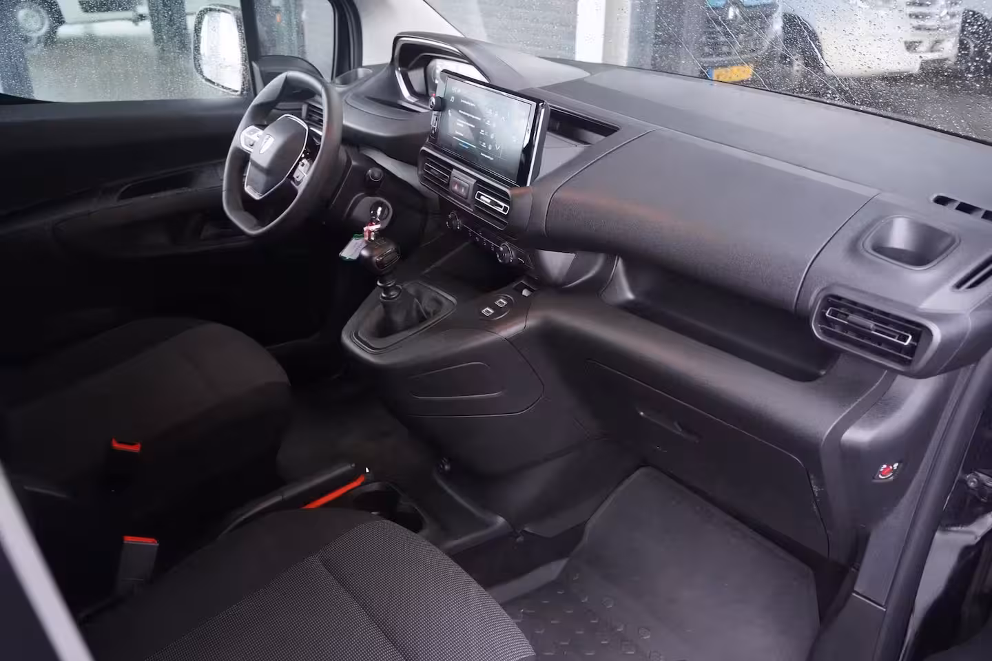 Peugeot Partner 1.5 BlueHDi 102 pk L1 Nwe Model Airco, Apple Carplay, Camera achter, NAP, PDC achter, 2-Zi