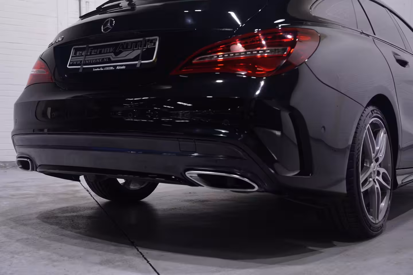Mercedes-Benz CLA-klasse Shooting Brake 180 Business Solution AMG NL-auto NAP navigatie half lederen sportstoelen 18"-lmv apple-ca
