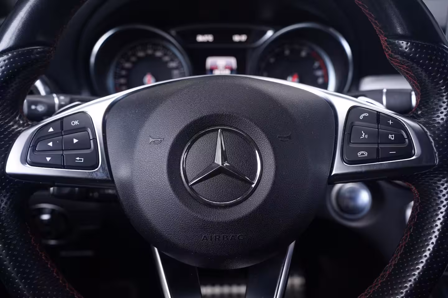 Mercedes-Benz CLA-klasse Shooting Brake 180 Business Solution AMG NL-auto NAP navigatie half lederen sportstoelen 18"-lmv apple-ca