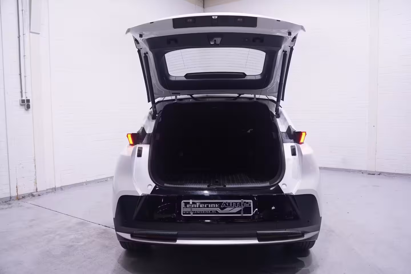 Lynk & Co 02 Core 66 kWh SOH 99% Apple Carplay Panoramadak Achteruitrijcamera Clima Stoelverwarming Nav