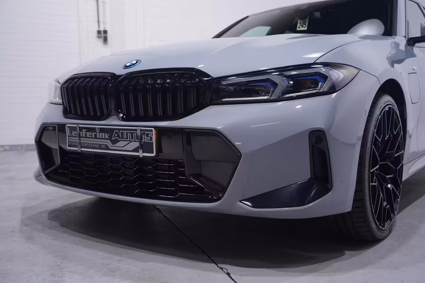 BMW 3-serie 330e M Sport SOH 96% Head up Schuifdak Camera Memory Shadowline 20 Inch Apple Carplay Trav