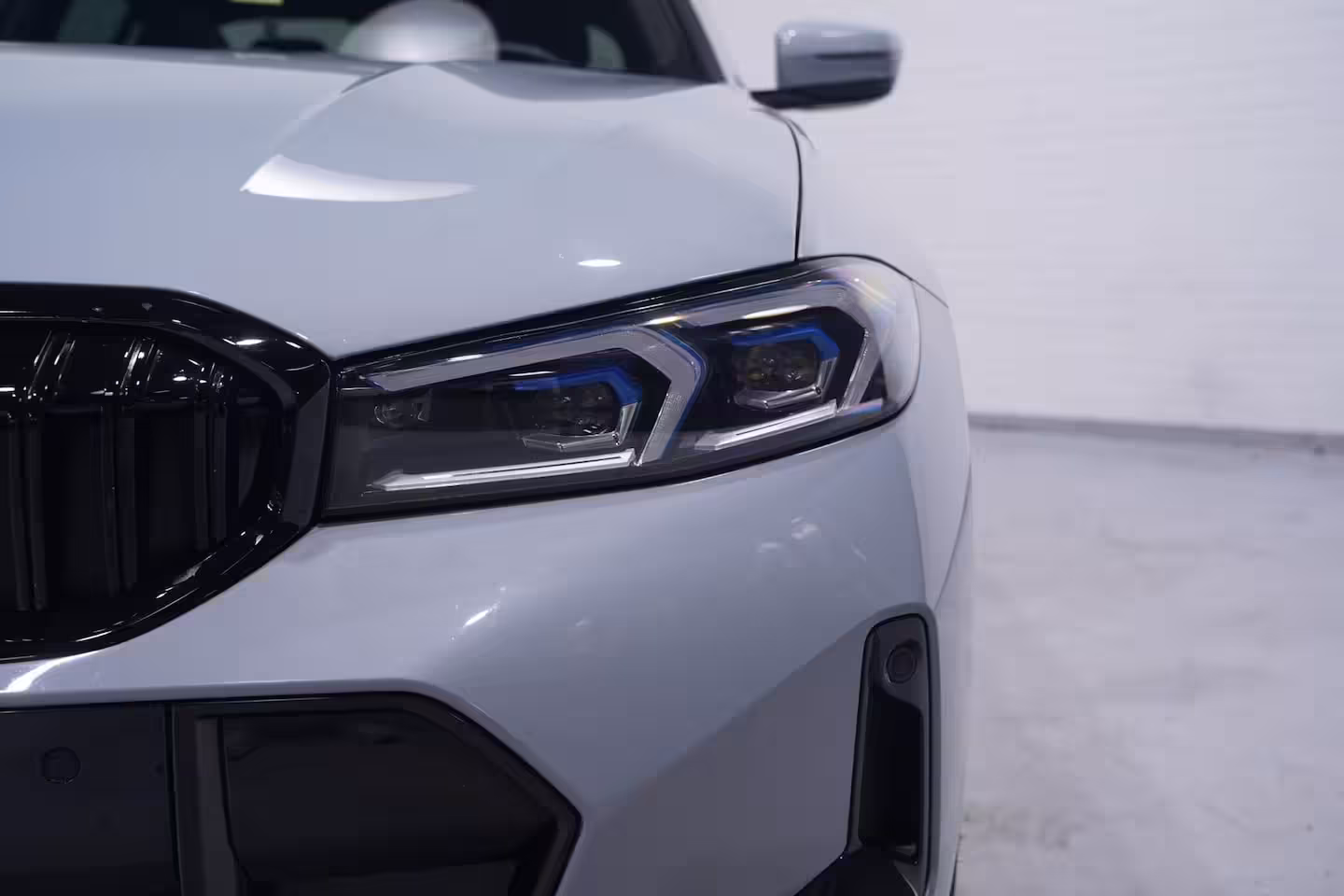 BMW 3-serie 330e M Sport SOH 96% Head up Schuifdak Camera Memory Shadowline 20 Inch Apple Carplay Trav
