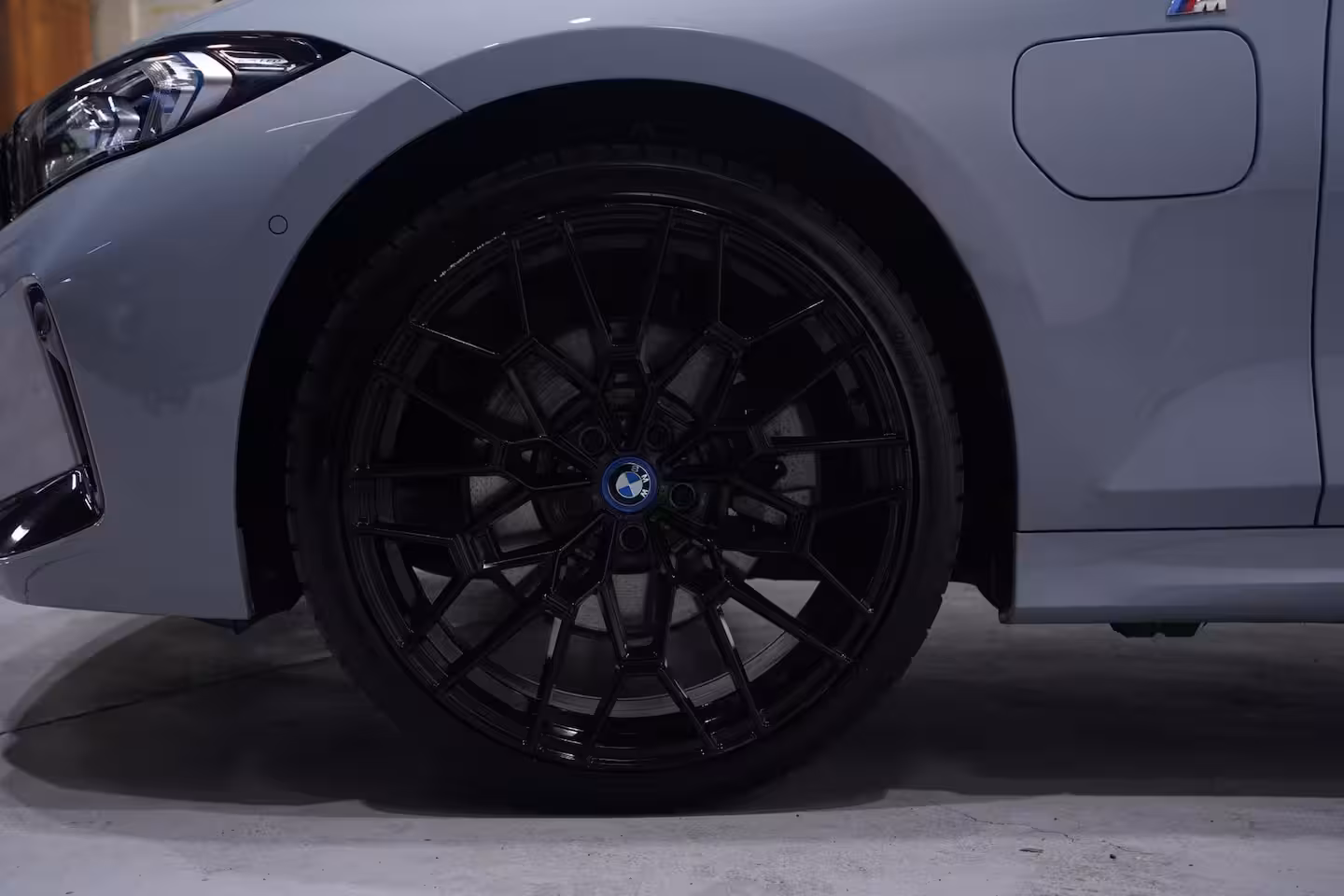 BMW 3-serie 330e M Sport SOH 96% Head up Schuifdak Camera Memory Shadowline 20 Inch Apple Carplay Trav