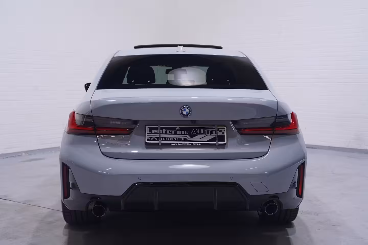 BMW 3-serie 330e M Sport SOH 96% Head up Schuifdak Camera Memory Shadowline 20 Inch Apple Carplay Trav