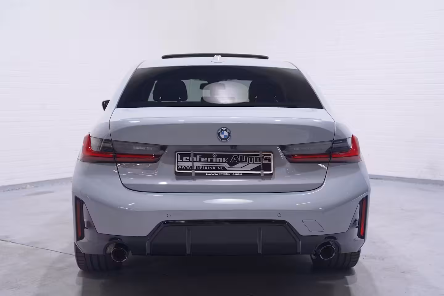 BMW 3-serie 330e M Sport SOH 96% Head up Schuifdak Camera Memory Shadowline 20 Inch Apple Carplay Trav