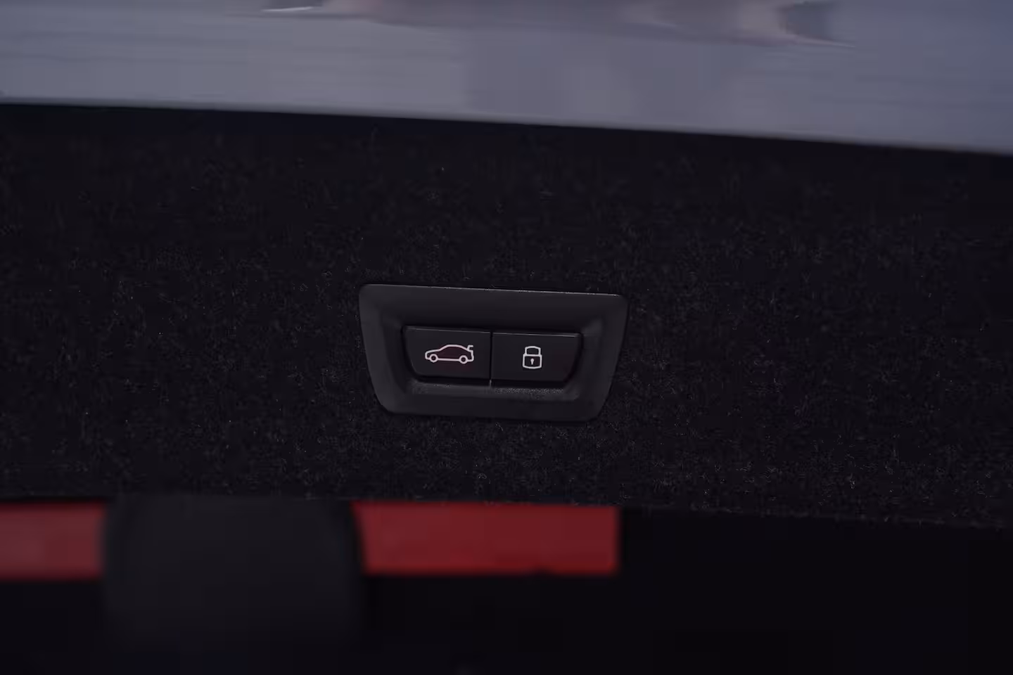 BMW 3-serie 330e M Sport SOH 96% Head up Schuifdak Camera Memory Shadowline 20 Inch Apple Carplay Trav