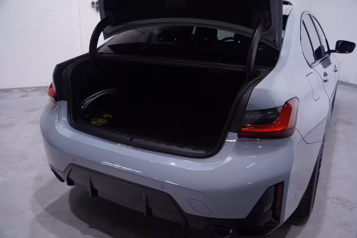 BMW 3-serie 330e M Sport SOH 96% Head up Schuifdak Camera Memory Shadowline 20 Inch Apple Carplay Trav