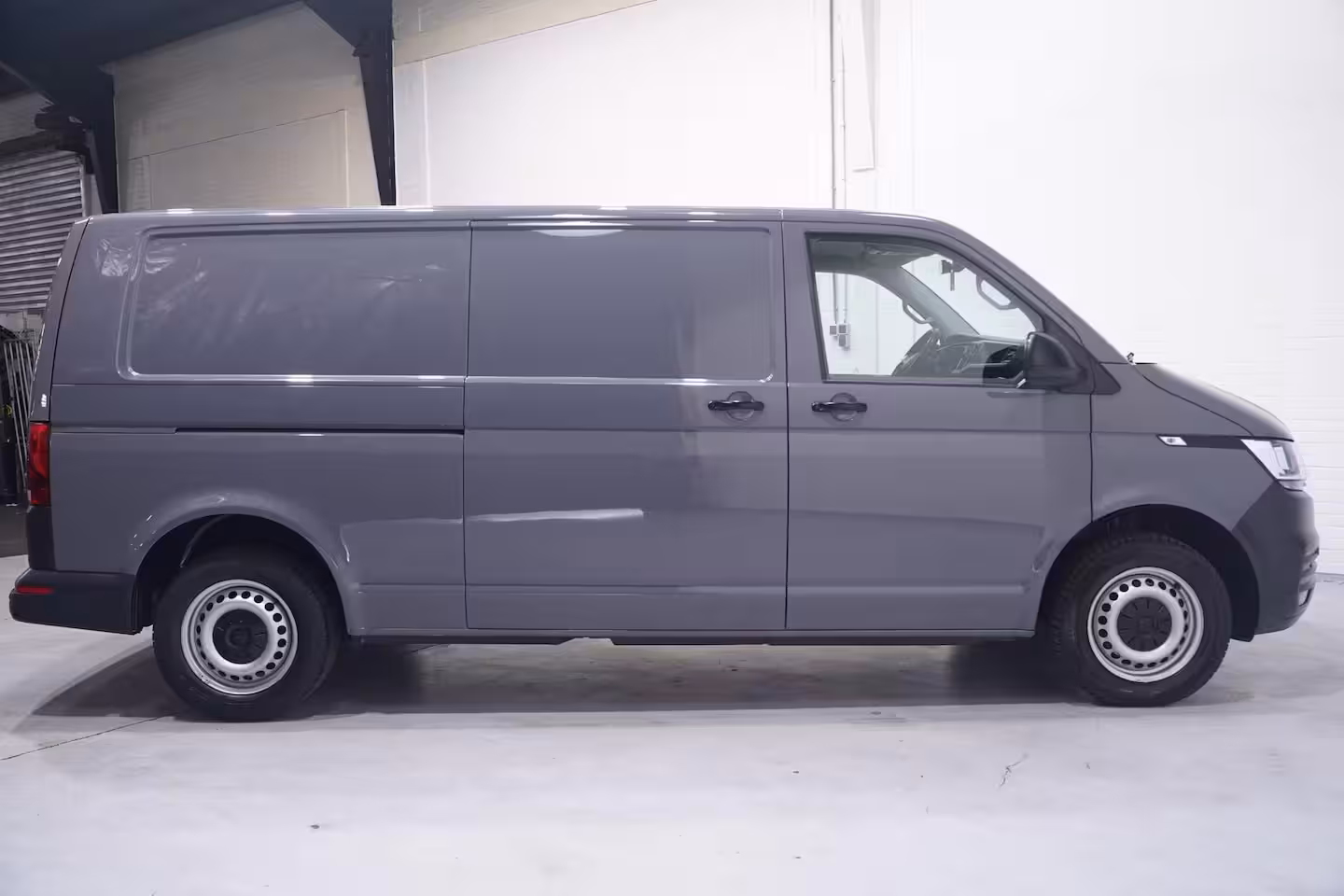 Volkswagen Transporter 2.0 TDI 150 pk DSG Aut. L2H1 Navi, Camera Achterklep, Laadruimte Pakket, PDC V+A, 3-Zits