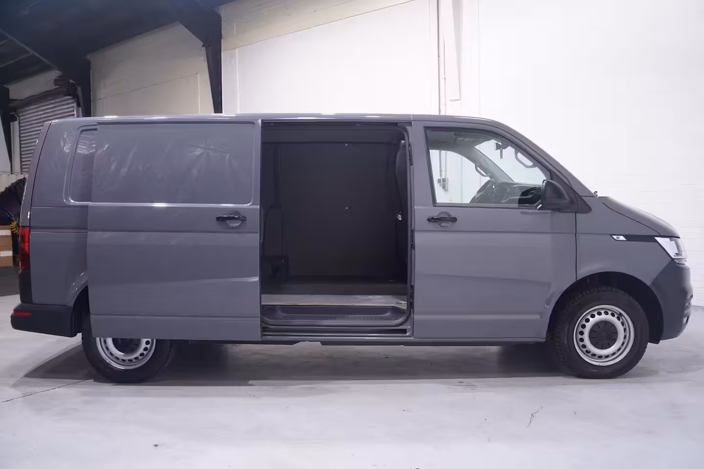 Volkswagen Transporter 2.0 TDI 150 pk DSG Aut. L2H1 Navi, Camera Achterklep, Laadruimte Pakket, PDC V+A, 3-Zits