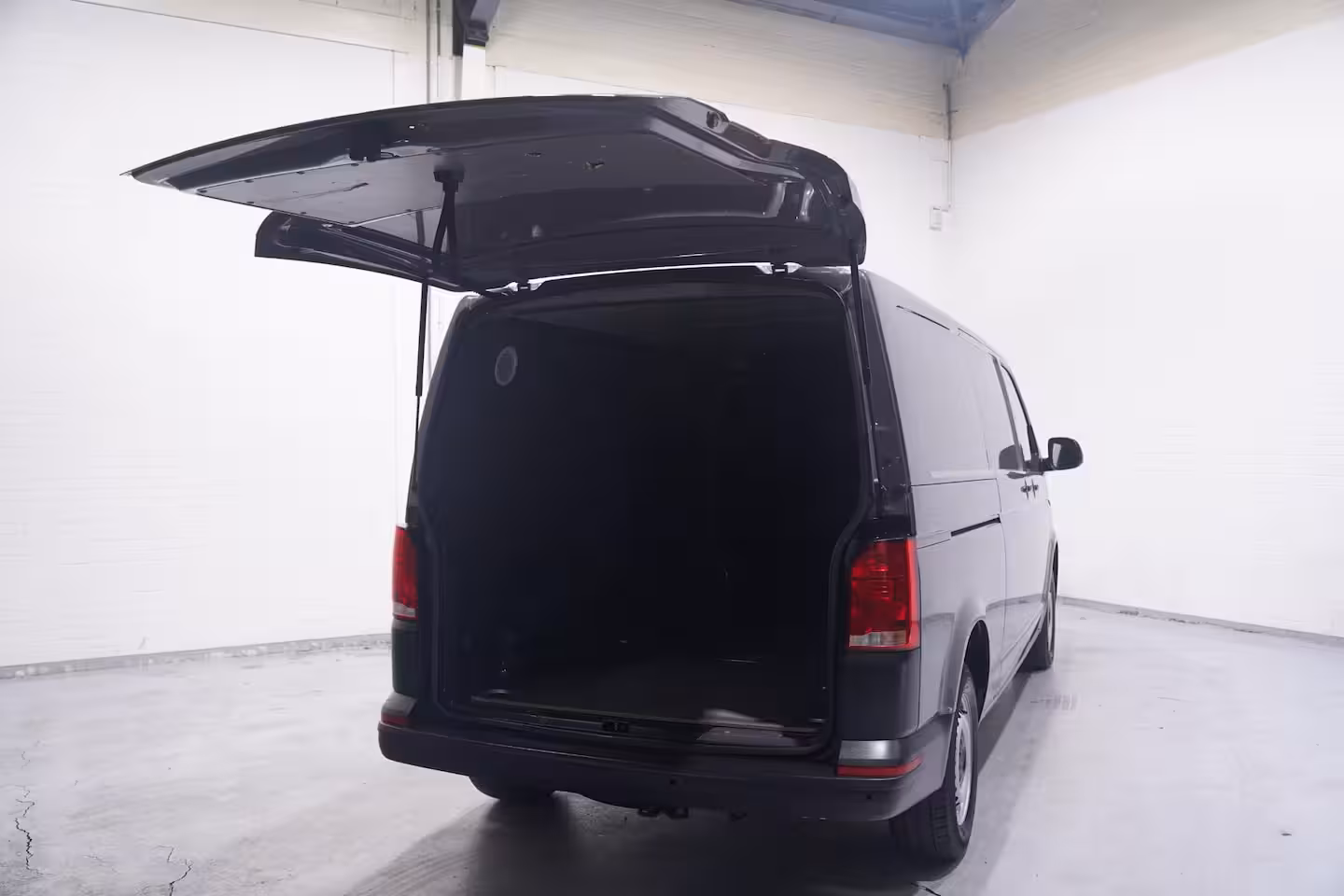 Volkswagen Transporter 2.0 TDI 150 pk DSG Aut. L2H1 Navi, Camera Achterklep, Laadruimte Pakket, PDC V+A, 3-Zits