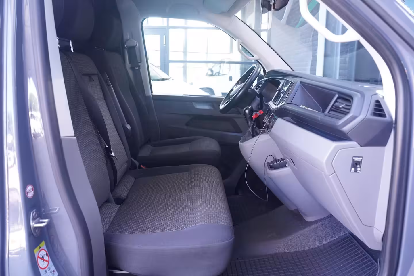 Volkswagen Transporter 2.0 TDI 150 pk DSG Aut. L2H1 Navi, Camera Achterklep, Laadruimte Pakket, PDC V+A, 3-Zits